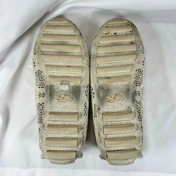 Coach Scallop Medallion Size 7B Suede Loafers Cream Laser Cut Luxury Driving - Picture 10 of 11